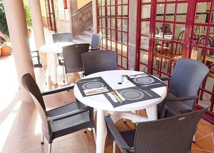 Oasis Club Apartmanhotel
