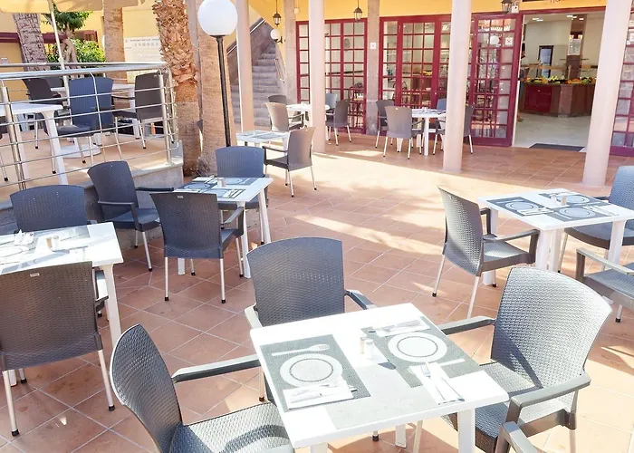 Apartmanhotel Oasis Club 2*