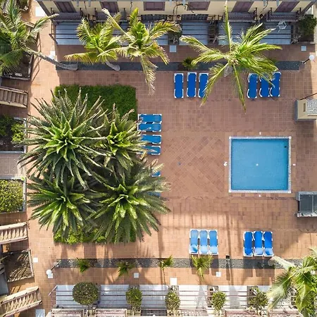 Apartahotel Oasis Club
