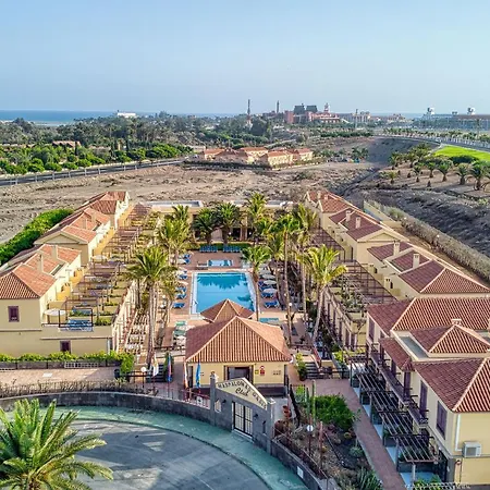 Oasis Club Apartahotel 2*